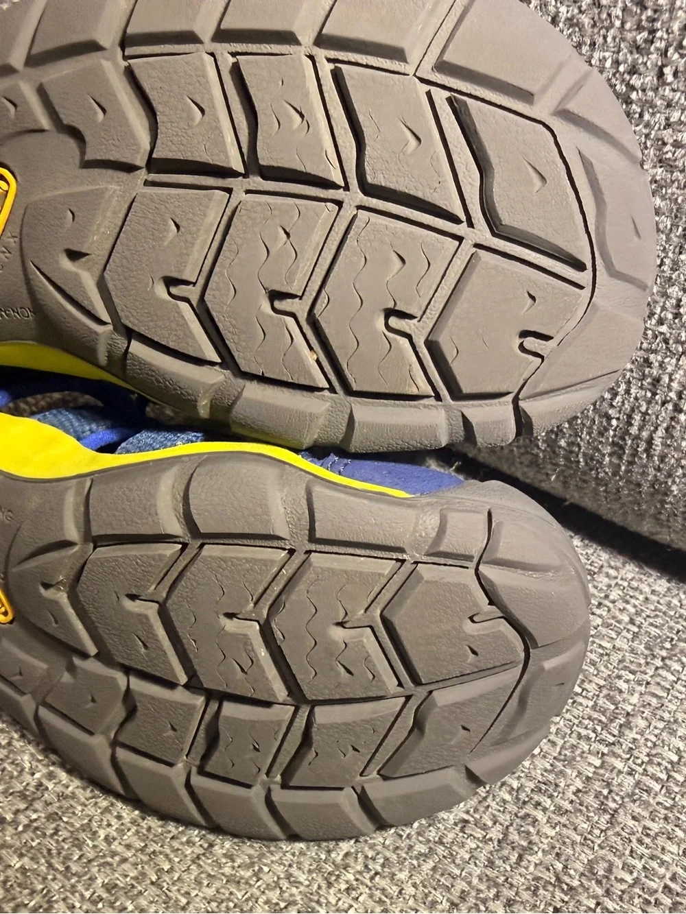 KEEN Kids' Seacamp II CNX sandals hiking Blue Depths / Chartreuse size 13